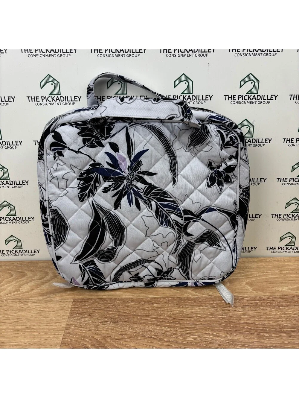 Vera Bradley quilted zip hanging organizer bag twiilight garden print